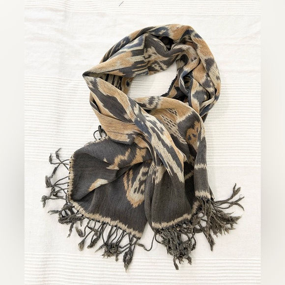 Sumba Ikat Textile Scarf or Wall Hanging - Picture 7 of 11